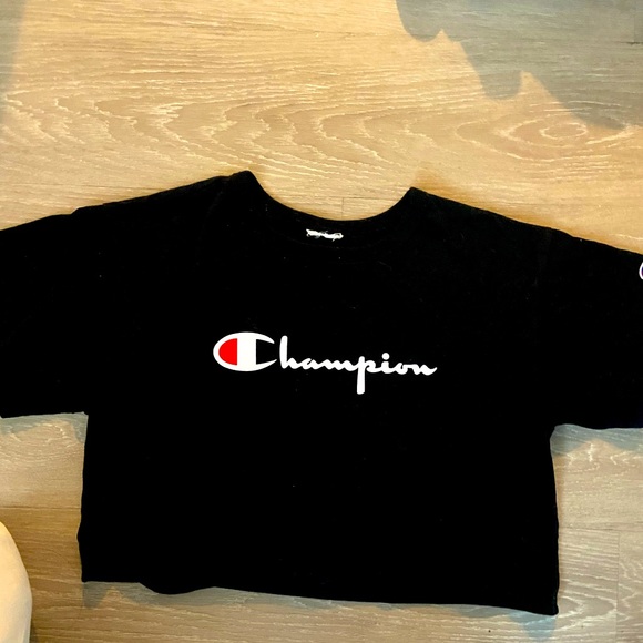 Champion Short-Sleeve Cropped Top - Picture 3 of 3